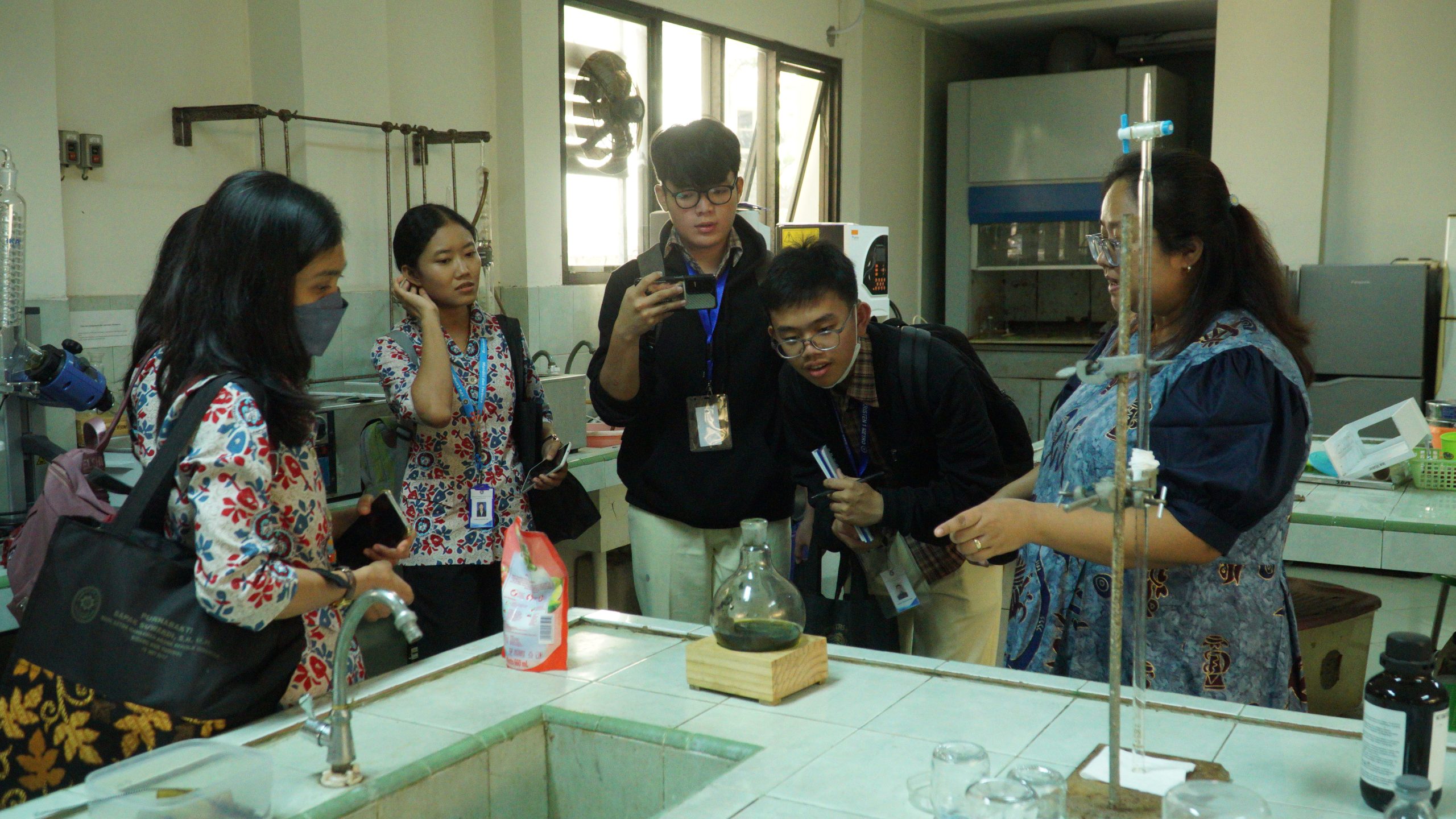 Kunjungan SMA K 1 Metro Lampung