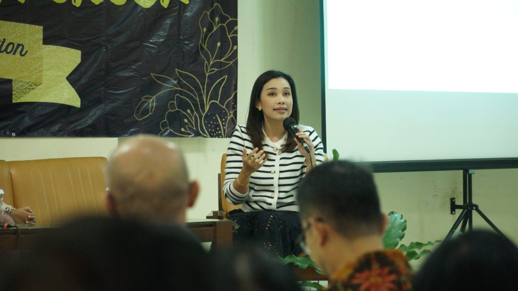 Seminar Inovasi Bisnis Excellent Entrepreneur FKIP UKSW