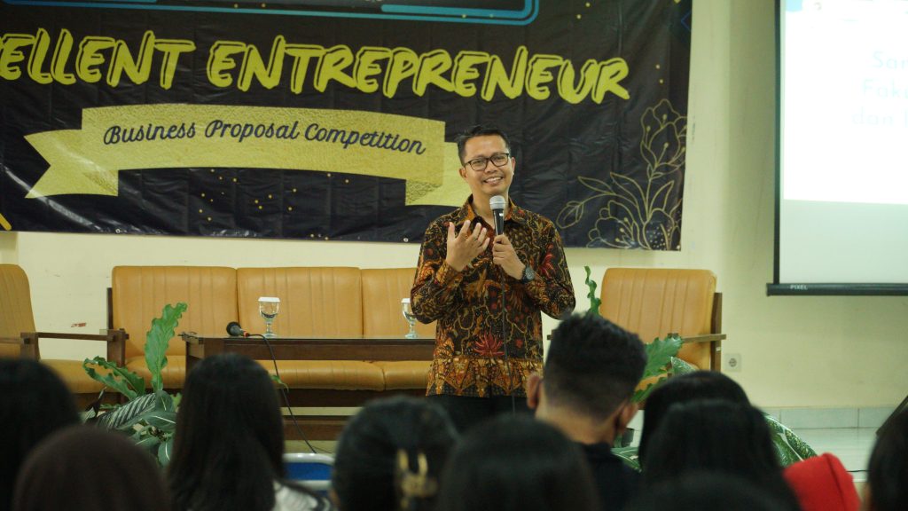 Seminar Inovasi Bisnis Excellent Entrepreneur FKIP UKSW
