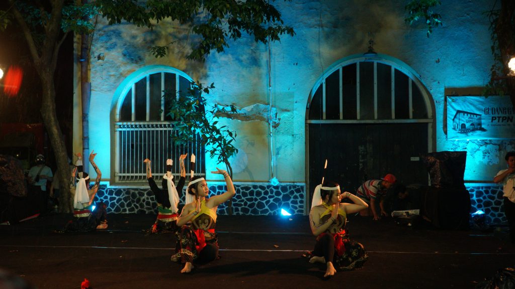 UKSW Tampil di Fiesta Folklore Nusantara Festival Kota Lama Semarang