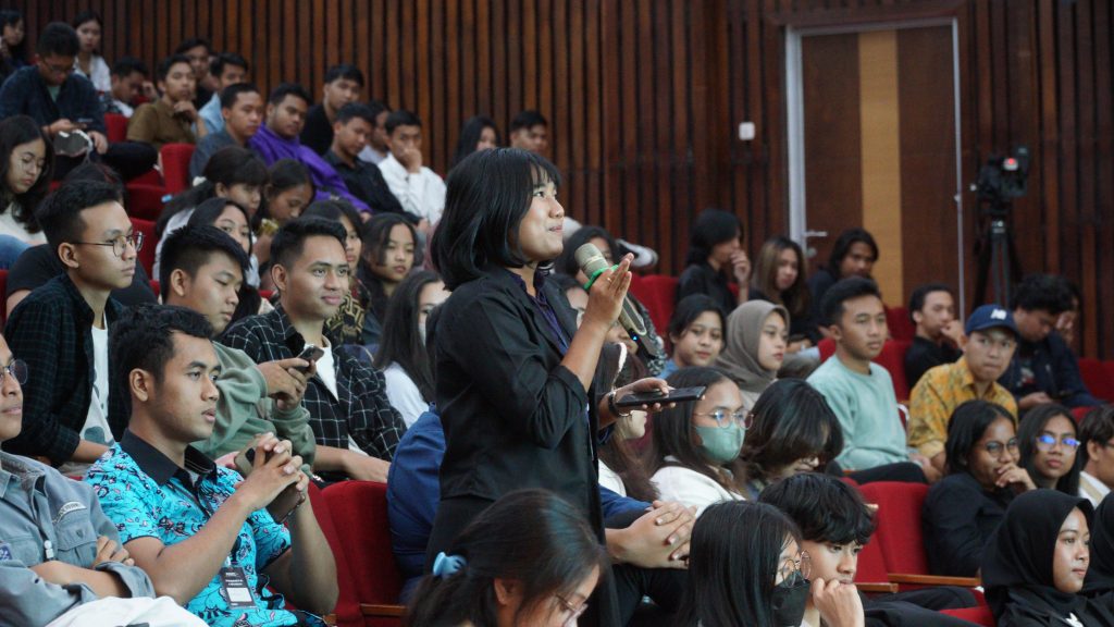 Seminar Prodi Hubungan Masyarakat FTI