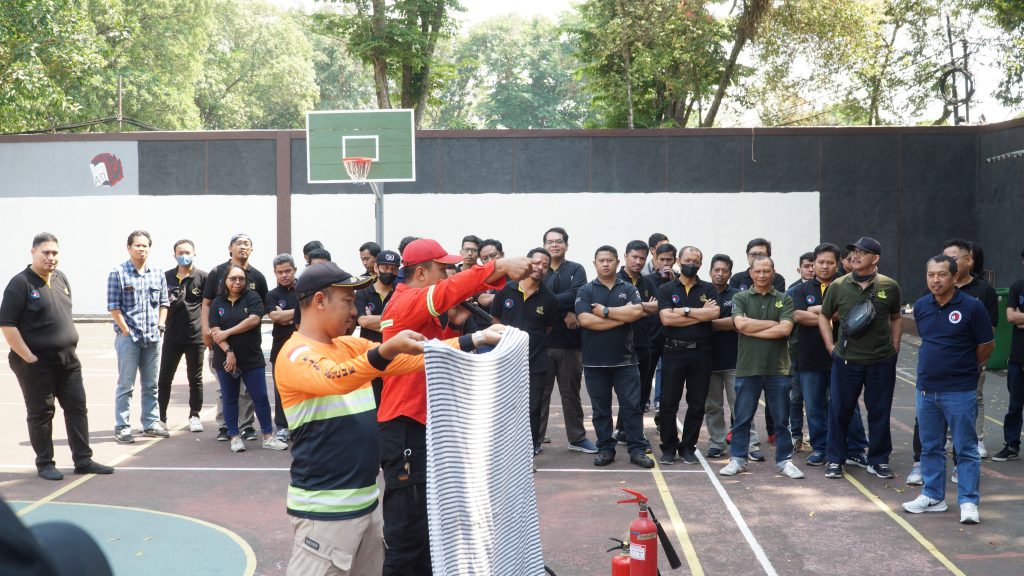 Pelatihan Dasar Pemadam Kebakaran UKSW