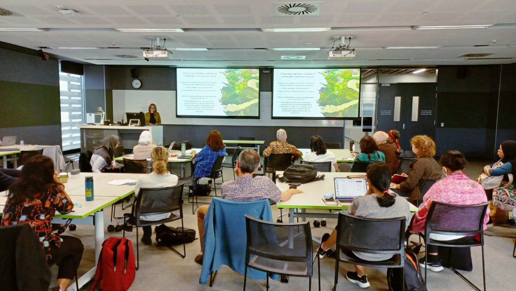 Mahasiswa DSP dan dosen FId UKSW tampil di forum Indonesia Council Open Conference (ICOC), Senin hingga Rabu (25 hingga 27-09-2023) di Universitas Sydney, Australia. (2)-fotor-2023100692010