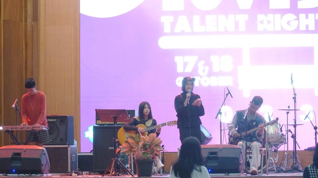 Suasana acara LoVED and Talent Night FBS UKSW, Rabu (18-10-2023) di Balairung Universitas.