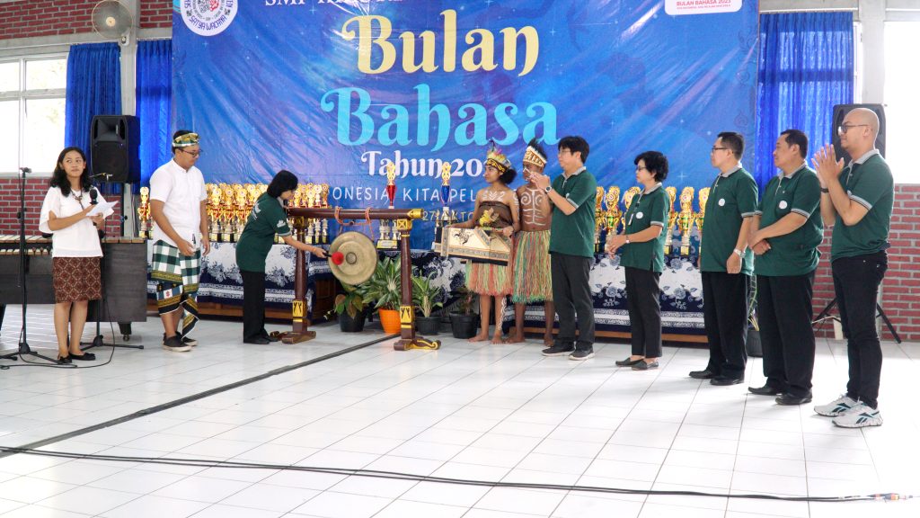 Pembukaan Bulan Bahasa 2023 SMPK Satya Wacana