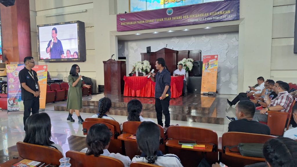 Rektor UKSW Bakudapa Ortu Mahasiswa, Alumni dan Siswa SMA/SMK di Ambon