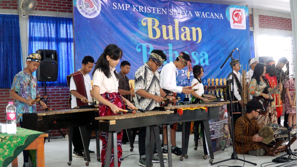 Pembukaan Bulan Bahasa 2023 SMPK Satya Wacana