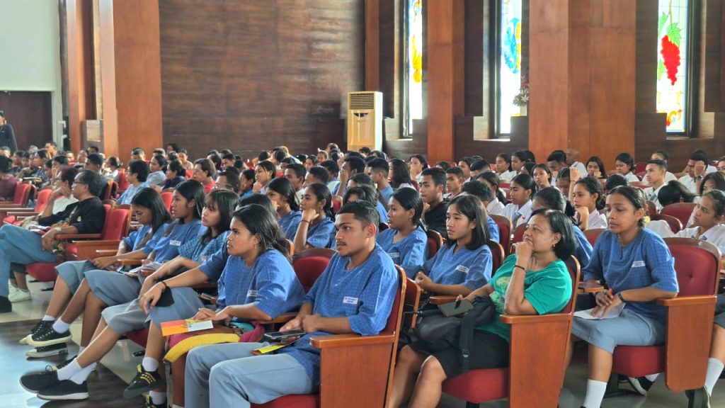 Rektor UKSW Bakudapa Ortu Mahasiswa, Alumni dan Siswa SMA/SMK di Ambon