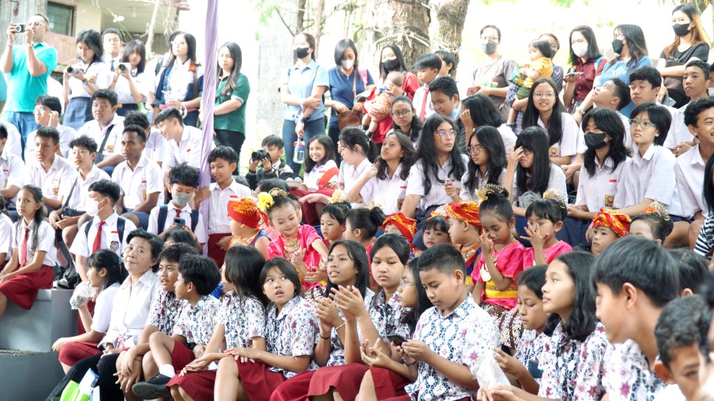 Pembukaan Bulan Bahasa 2023 SMPK Satya Wacana