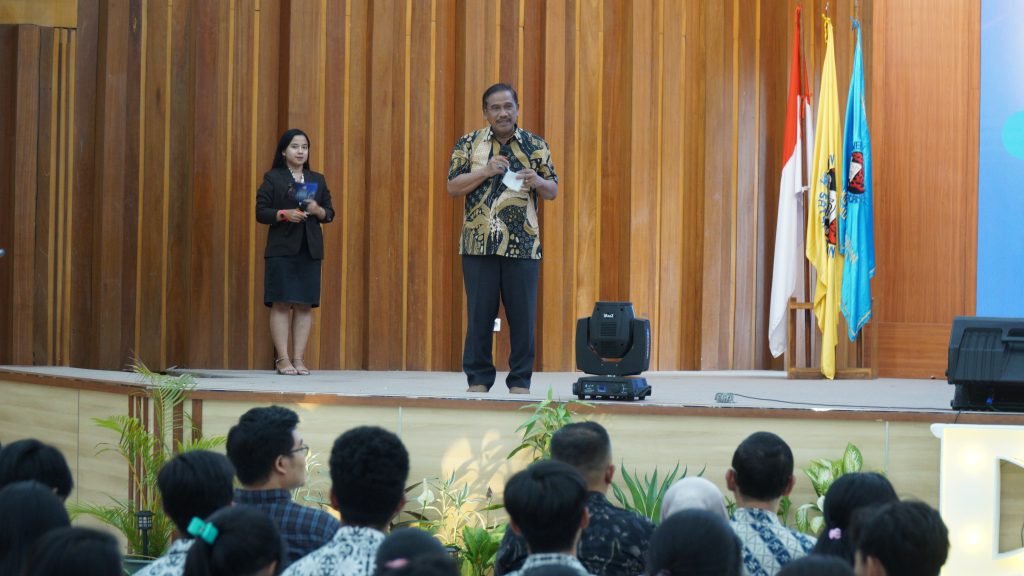 500 Siswa-Siswi SMA dan SMK Ikuti Talkshow Kristiani Prodi Pendidikan Matematika FKIP UKSW