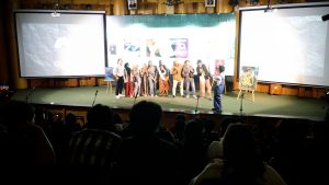 Suasana acara Kolosal 2023 Prodi DKV FTI UKSW di Auditorium Ds. S. Djojodihardjo FTI, Jumat (03-11-2023)