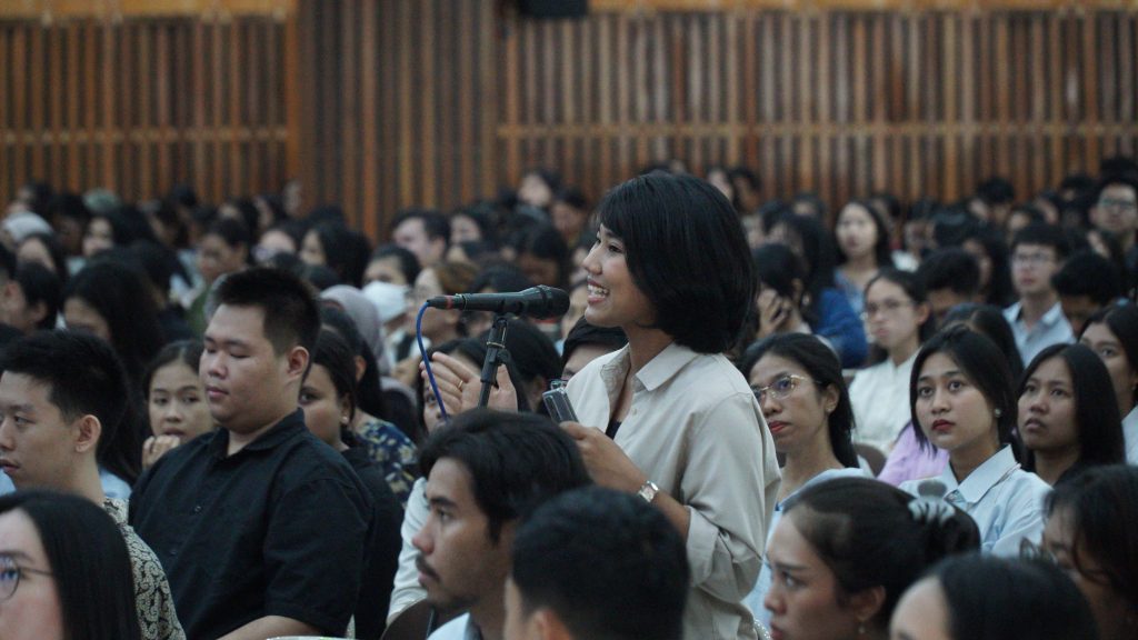 Ikuti BCA Berbagi Ilmu, 1.600 Mahasiswa UKSW Belajar Ilmu Survival Leadership Wakil Presiden Direktur BCA