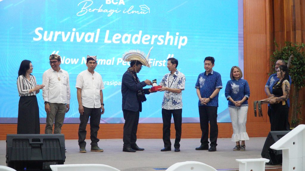 Ikuti BCA Berbagi Ilmu, 1.600 Mahasiswa UKSW Belajar Ilmu Survival Leadership Wakil Presiden Direktur BCA