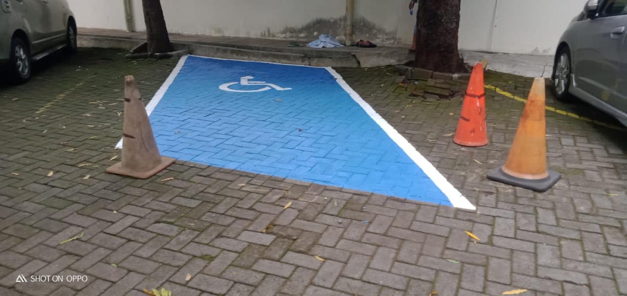 Tempat Parkir Disabilitas UKSW