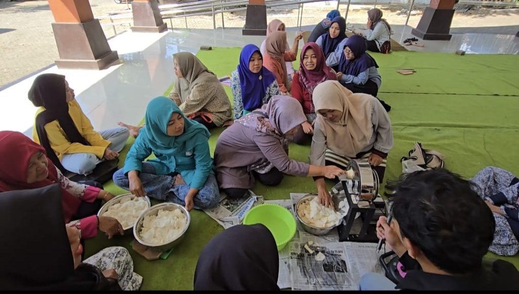 Bersama Masyarakat Salatiga, FPB UKSW Gaungkan Pemanfaatan Pangan Lokal Lawan Stunting