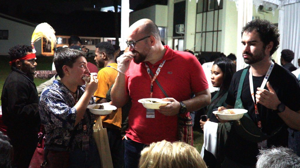 Tradisi Bakar Batu UISPP 2025 UKSW