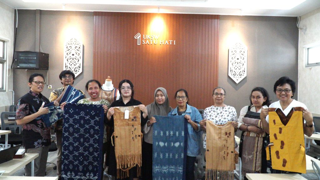 Hilirisasi Eco Ikat UKSW Sumba Timur