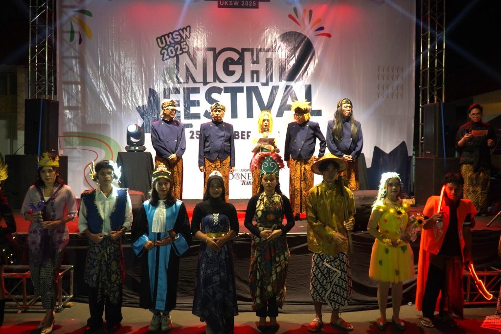 Cosplay Hokage Night Festival OMB 2025 UKSW