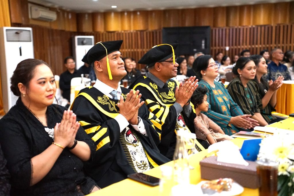 UKSW Lahirkan Dua Profesor Baru