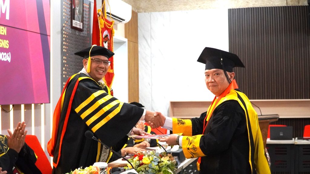 Doktor Baru FEB UKSW dan Penelitian Suksesi Bisnis Keluarga