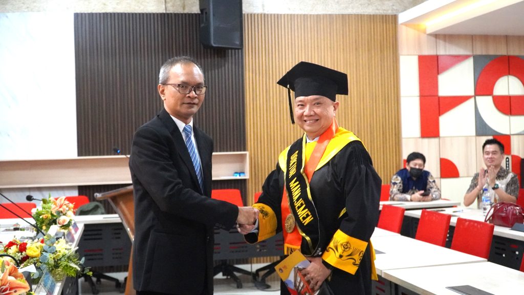 Doktor Baru FEB UKSW dan Penelitian Suksesi Bisnis Keluarga