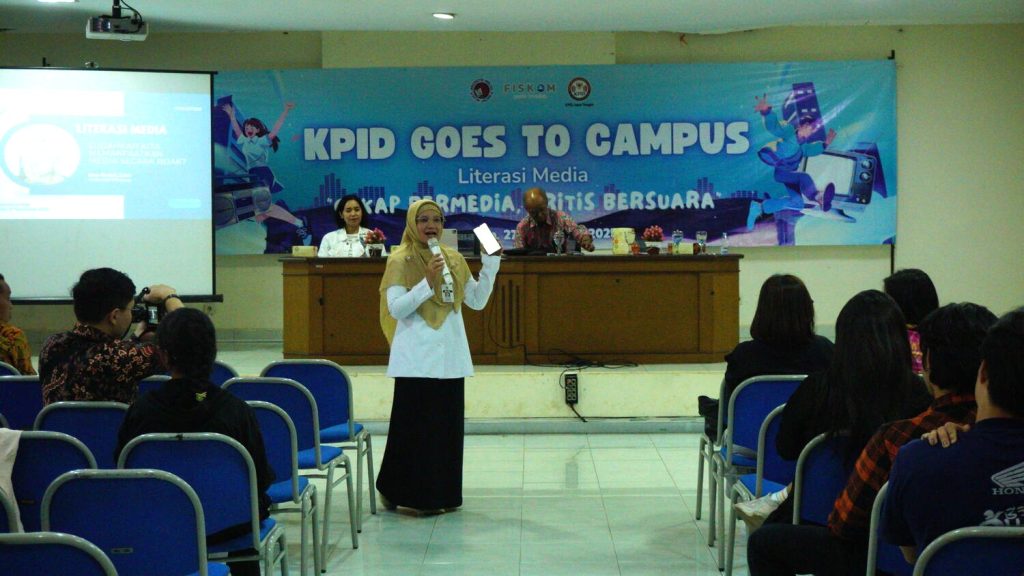 KPI Goes to Campus FISKOM UKSW