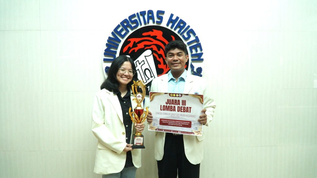 Mahasiswa UKSW Juara Debat Nasional