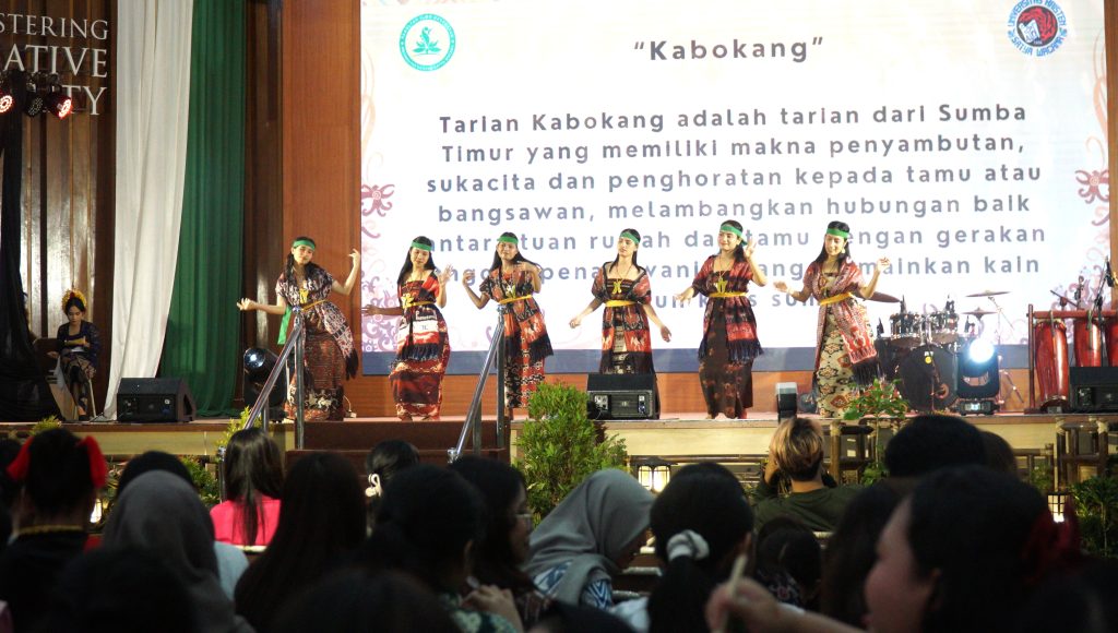 Dies Natalis ke-19 FIK UKSW rayakan keberagaman melalui pentas budaya
