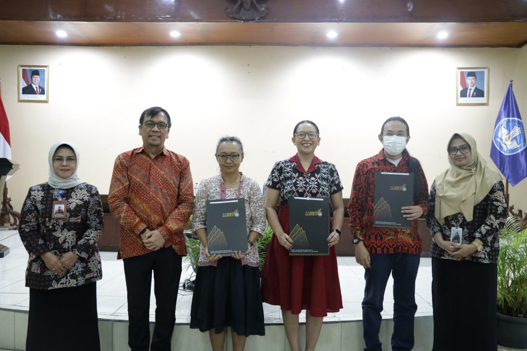 Profesor Titon Slamet Kurnia ditetapkan sebagai Guru Besar UKSW