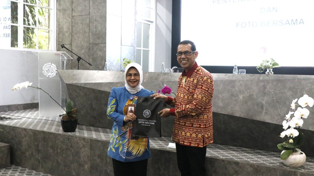 Sosialisasi Instrumen Akreditasi LAMWISATA di UKSW