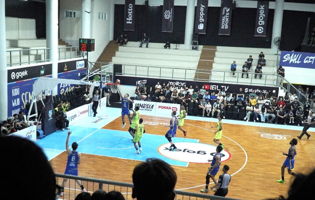 Tim Basket UKSW Bersinar di Hari Valentine