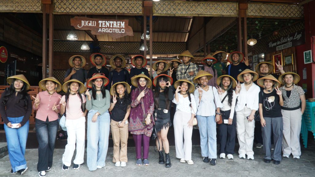 Mahasiswa Asing UKSW Belajar Kewirausahaan di Argotelo Salatiga