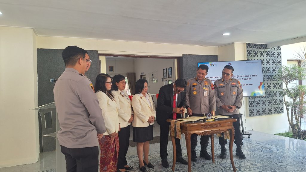 UKSW dan Polda Jawa Tengah teken kerja sama dan resmikan Pusat Studi Kepolisian