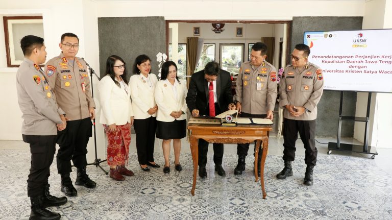 UKSW dan Polda Jawa Tengah teken kerja sama dan resmikan Pusat Studi Kepolisian