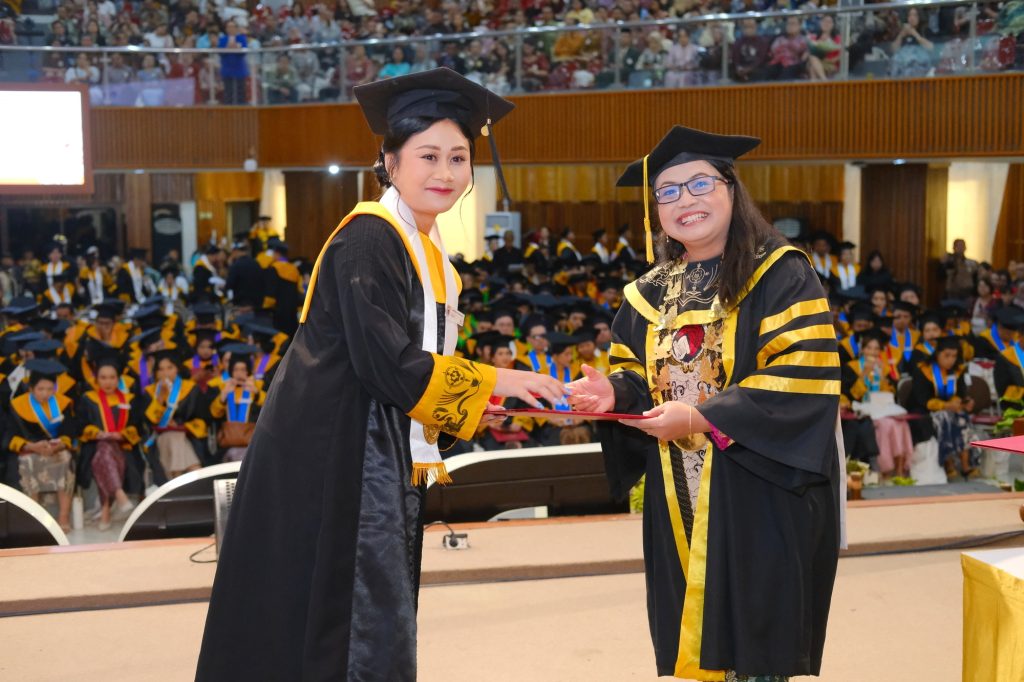 wisuda UKSW Kartini 2026