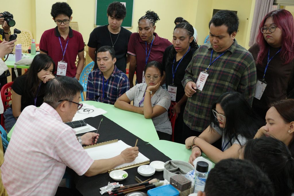Berangkat Kuliah, Pulang Membawa Cerita Dunia: Dua Mahasiswi Pegunungan Bintang Raih Pengalaman Global Bersama UKSW
