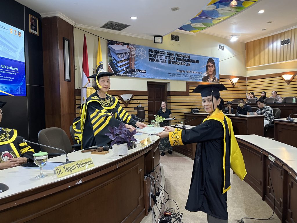 Doktor Baru Studi Pembangunan UKSW Bedah Pendidikan Kearifan Lokal dan Transformasi Digital