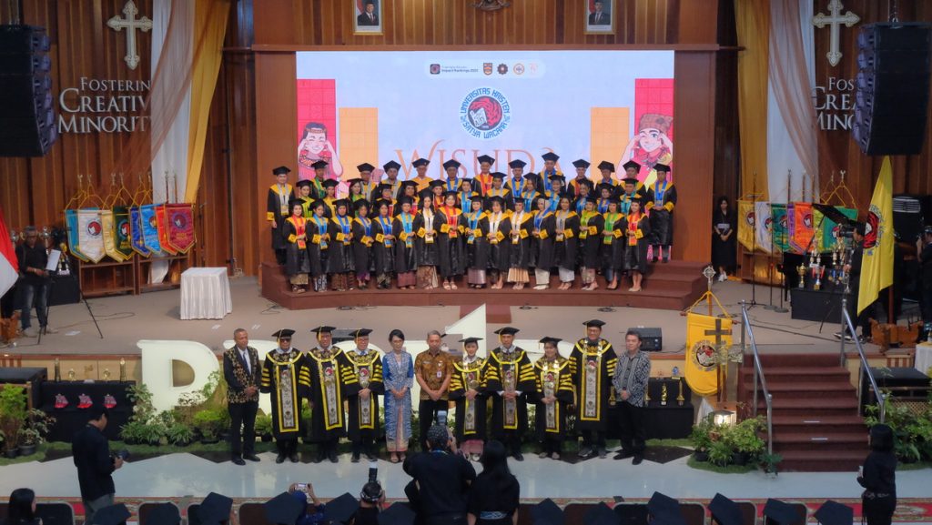 Catat 82% Lulusan Cepat Diterima Kerja, UKSW Lepas 649 Winisuda ke Seluruh Dunia