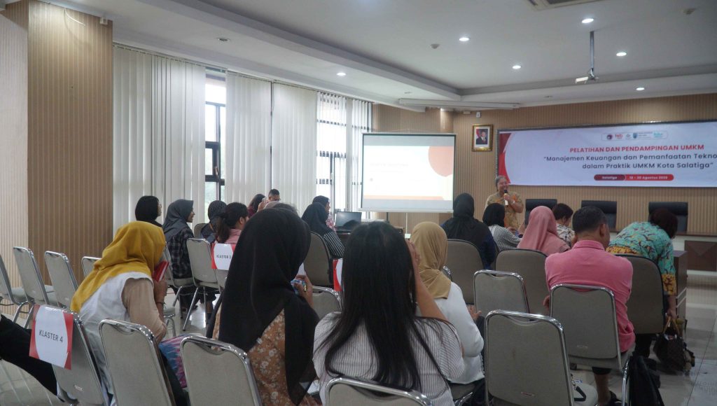 Dari Ilmu Menjadi Praktik, UKSW Dampingi UMKM Salatiga Wujudkan Kesejahteraan Finansial