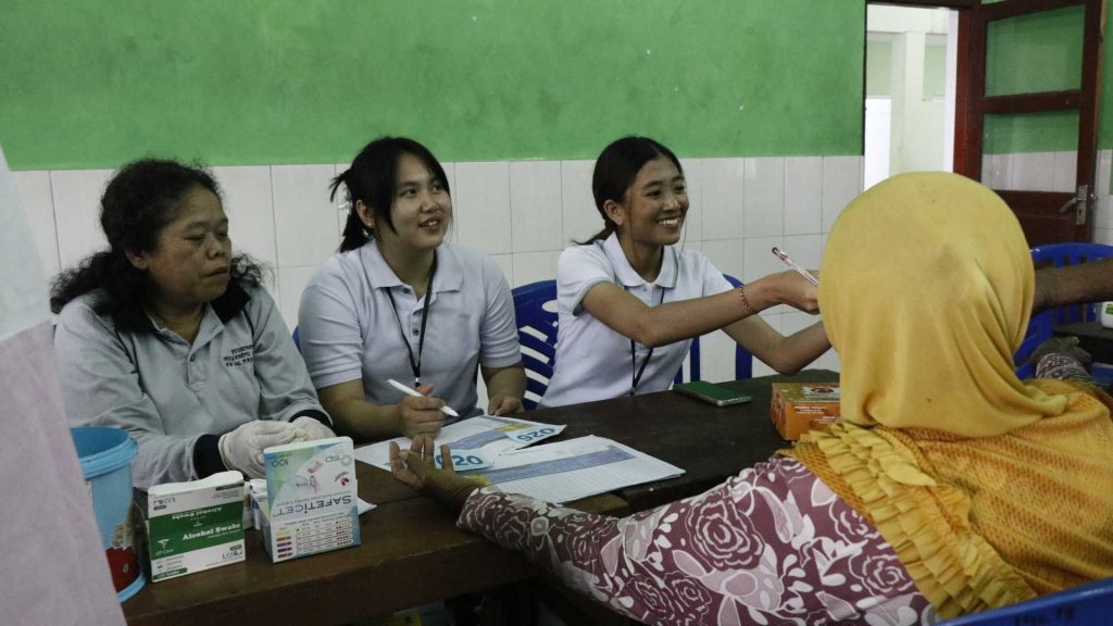 Wujud Nyata Kampus Berdampak, UKSW Hadirkan Layanan Kesehatan Gratis di Kampung Pancuran