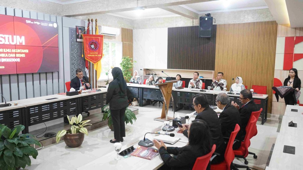 Teliti Agresivitas Pajak, Dr. Fitri Dwi Jayanti Raih Gelar Doktor Ilmu Akuntansi FEB UKSW