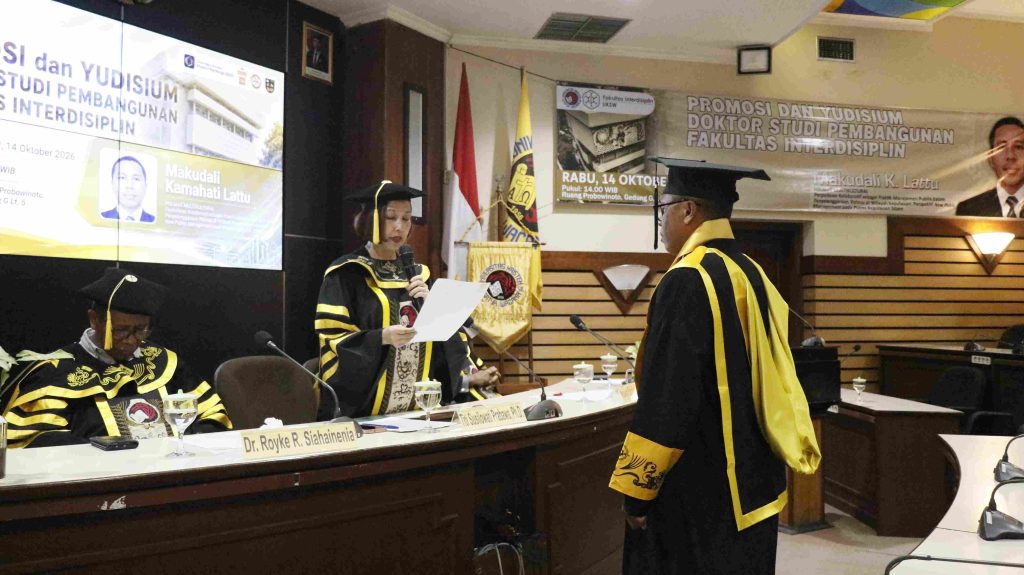 Angkat Model Polmas Multikultural Kepulauan, Perwira Polri Dr. Makudali Kamahati Lattu Resmi Raih Gelar Doktor Studi Pembangunan UKSW